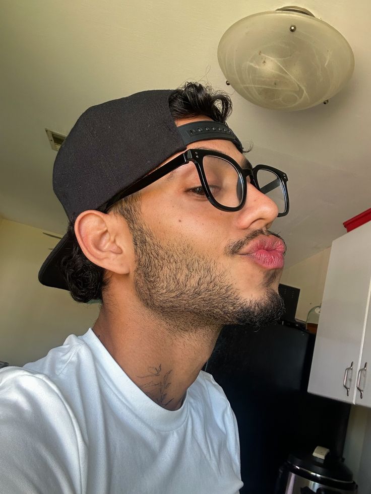 Glasses style reference photo