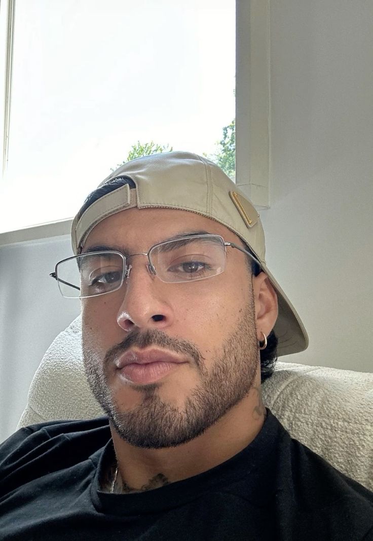 Glasses style reference photo