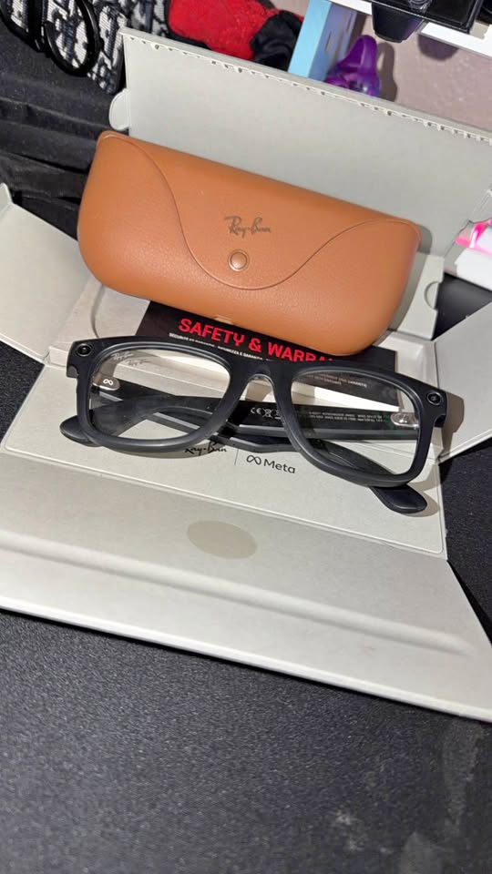 Glasses style reference photo